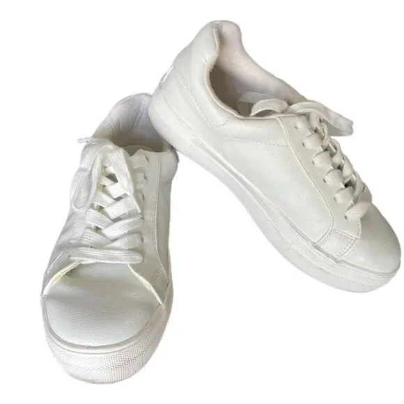 The Jenny White Solid Sneakers - Picture 2 of 7